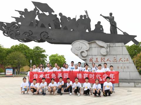 0638太阳集团官网情 绘爱心 助生长